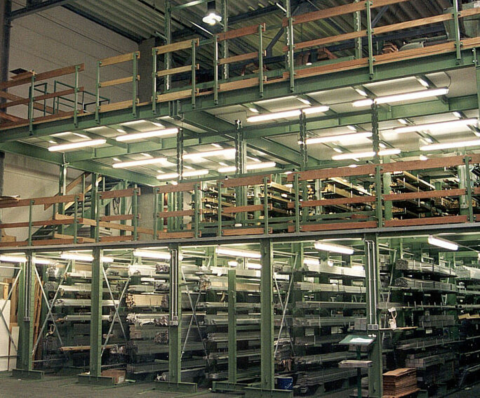 [Translate "Hungary"] Cantilever racking Multi-tier storage