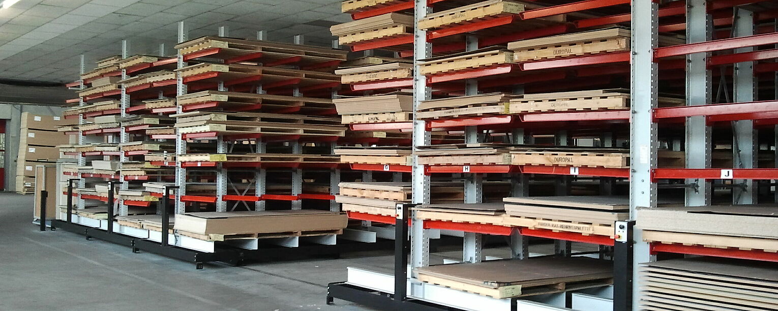 [Translate "Hungary"] Mobile cantilever racking