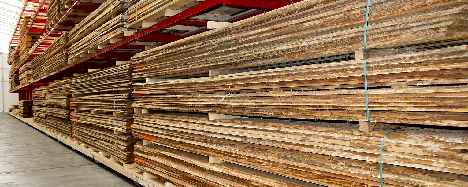 [Translate "Hungary"] Cantilever racking timber trade