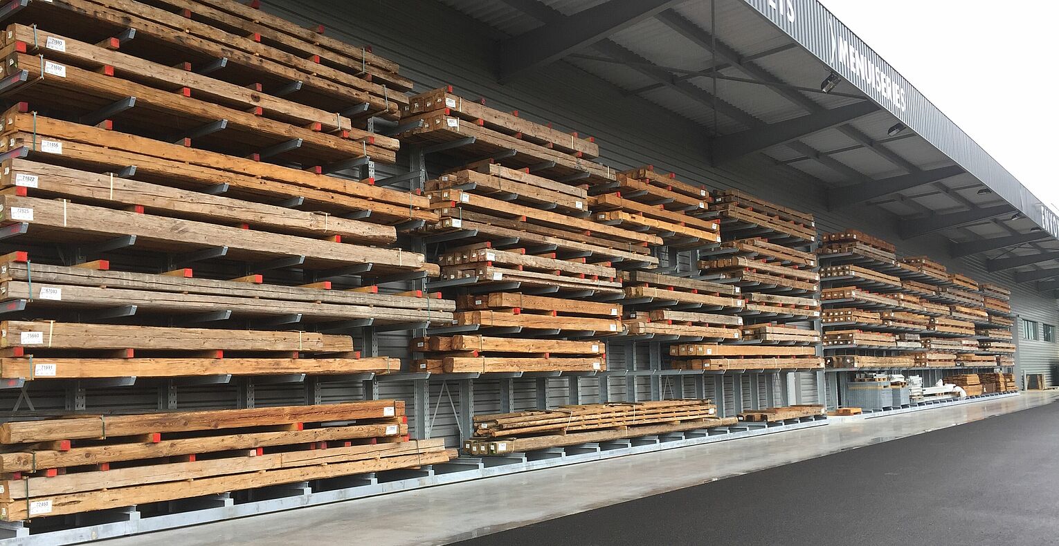 [Translate "Hungary"] Cantilever racking timber trade