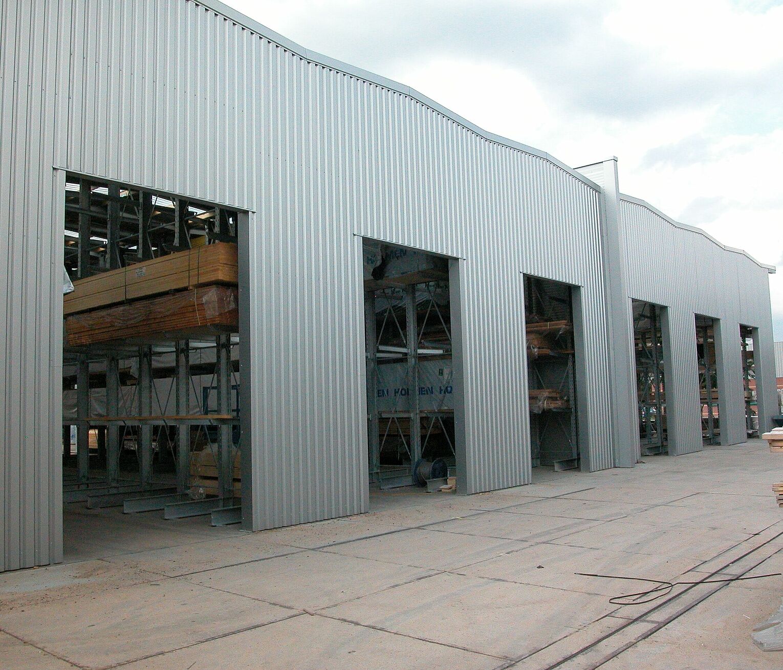 [Translate "Hungary"] Rack-clad warehouse Cantilever racking