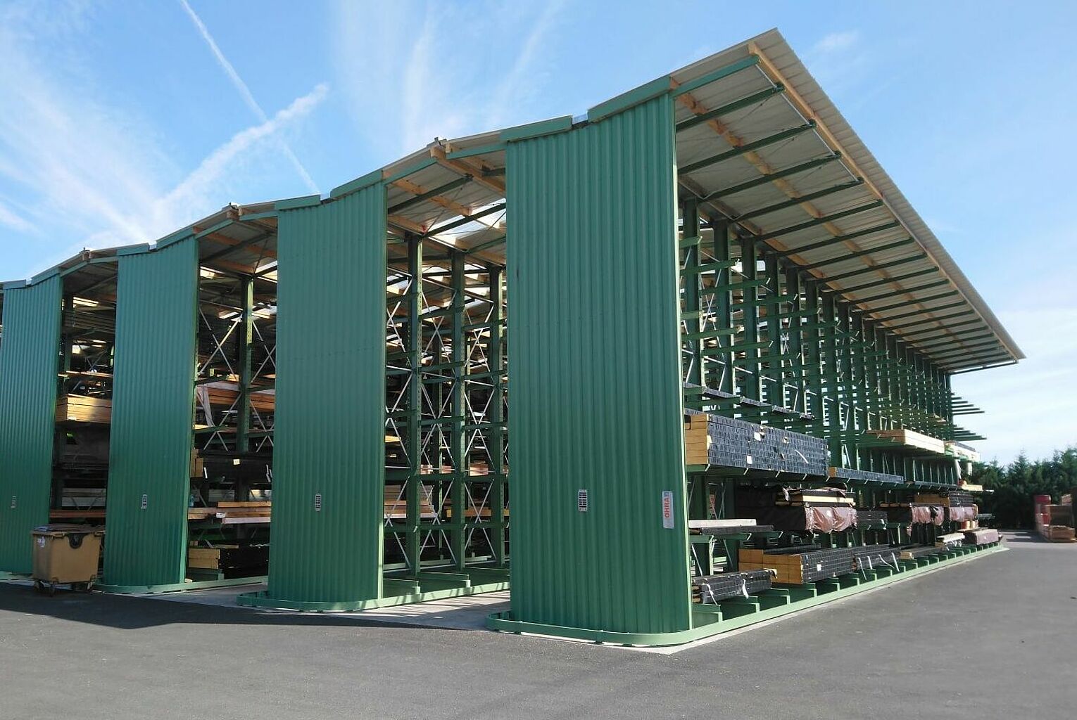 [Translate "Hungary"] Rack-clad warehouse Cantilever racking