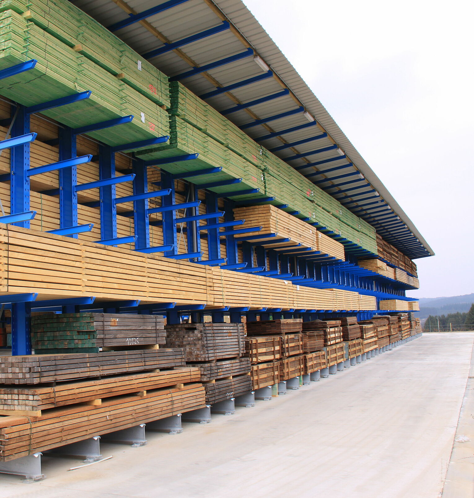 [Translate "Hungary"] Cantilever racking Yard racking