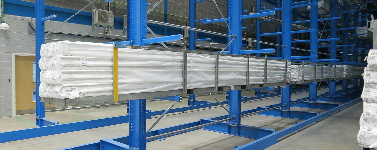 [Translate "Hungary"] Cantilever racking for narrow aisle